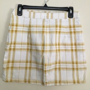 Laid yellow and white skirt
